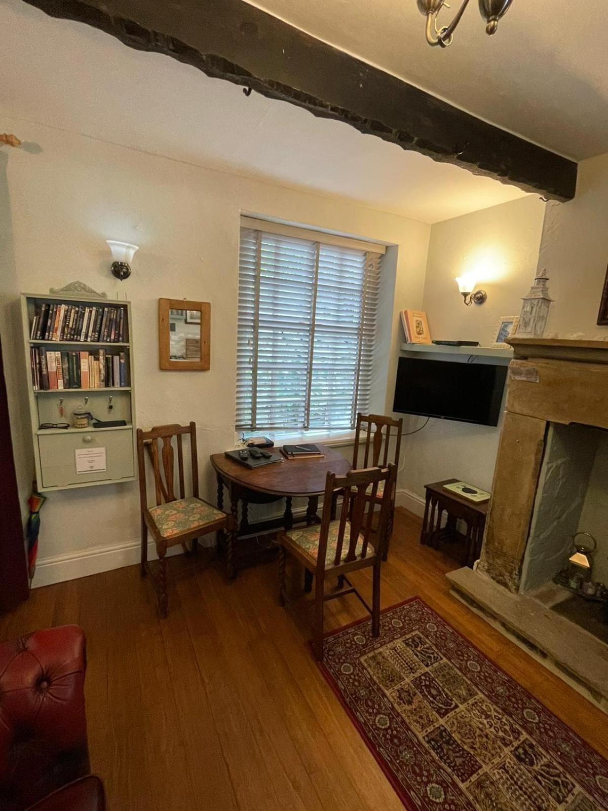 The Little Hideaway - Historic Gem Off Haworth Main Street Villa Bagian luar foto